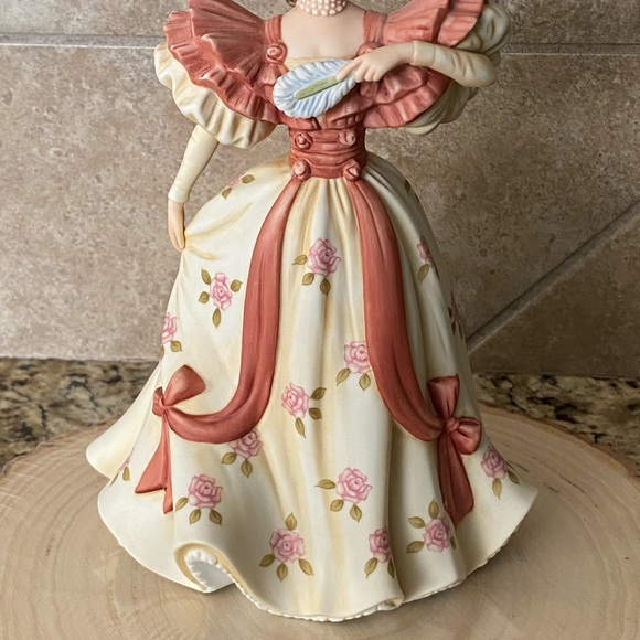 LENOX FIRST WALTZ Lady Collectable Porcelain Sculpture Figurine Vintage Retired - Picture 5 of 15